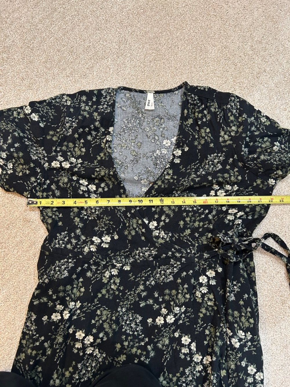 Pact Women's Cafe Crepe Wrap Dress XL Black Wild Flower Print - Picture 12 of 13